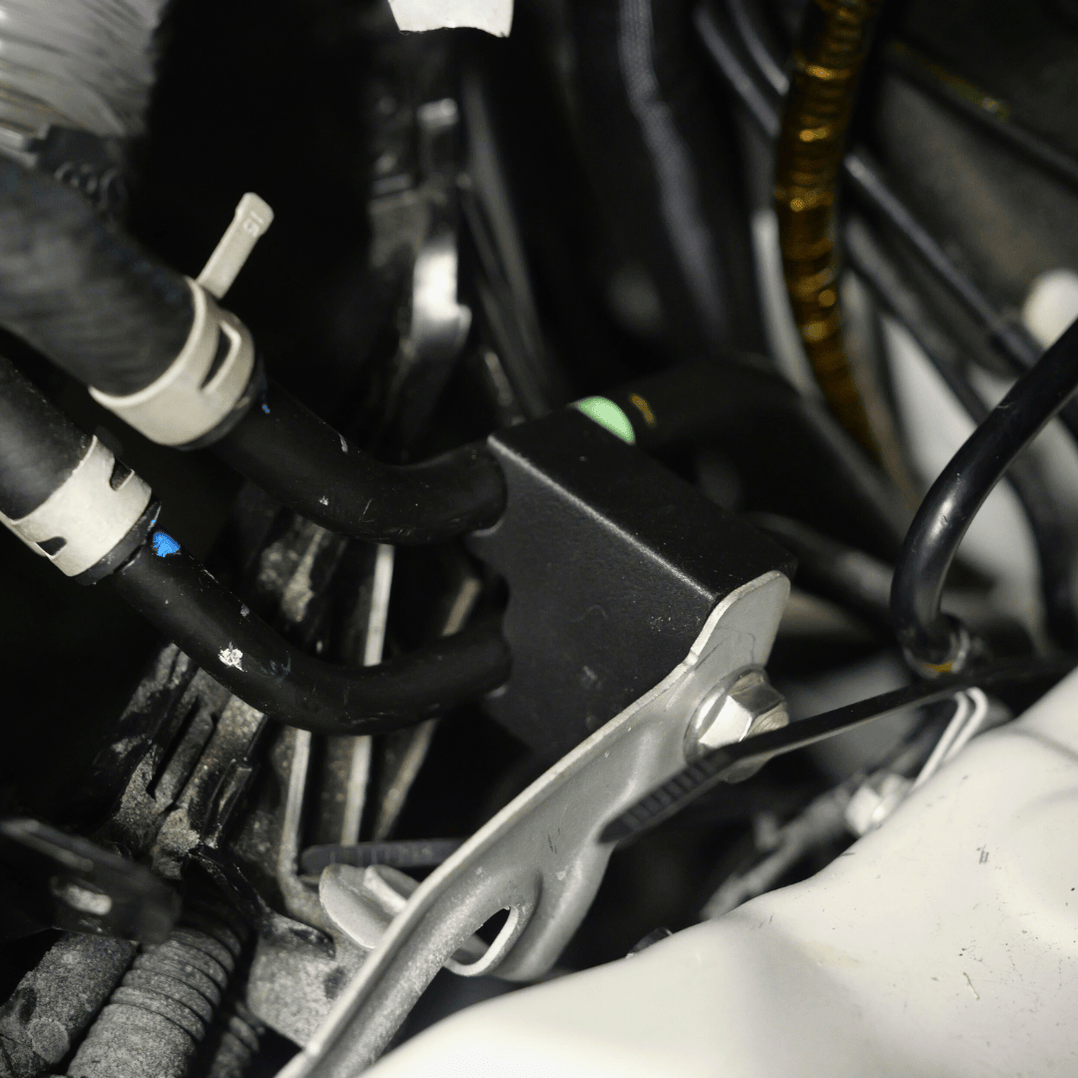 Dual Battery - N80 Hilux - Under Bonnet — Accelerate Off-Grid Touring