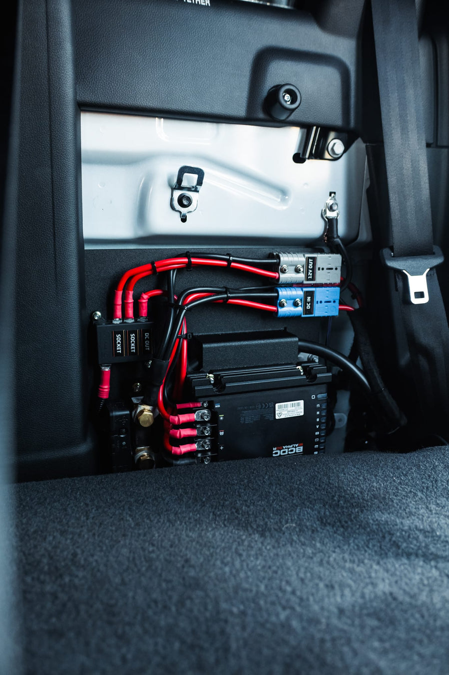 REDARC Alpha DC charger and behind seat dual battery wiring in Ford Ranger Super Duty